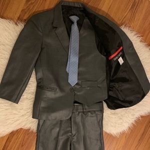 4 piece dapper boys suit!